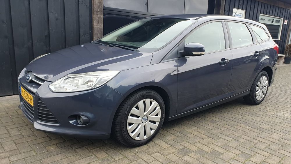 Ford Focus 3 Titanium 1.6 diesel Euro 5 Climatronic  poze reale