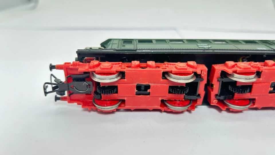 Locomotiva electrica BR244 marca Piko scara ho