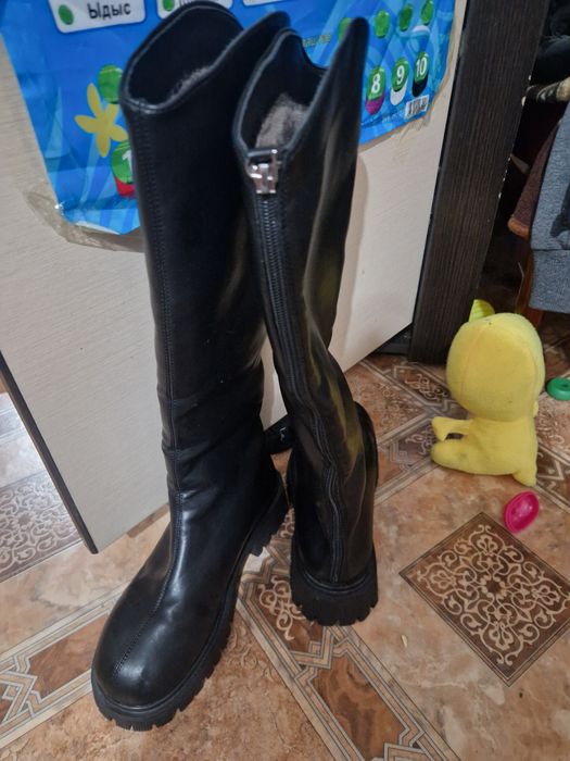 Продам зимную обувь