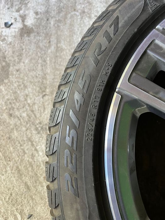 Jante originale BMW M packet 17’ Cauciucuri iarna Pirelli 225/45/R17