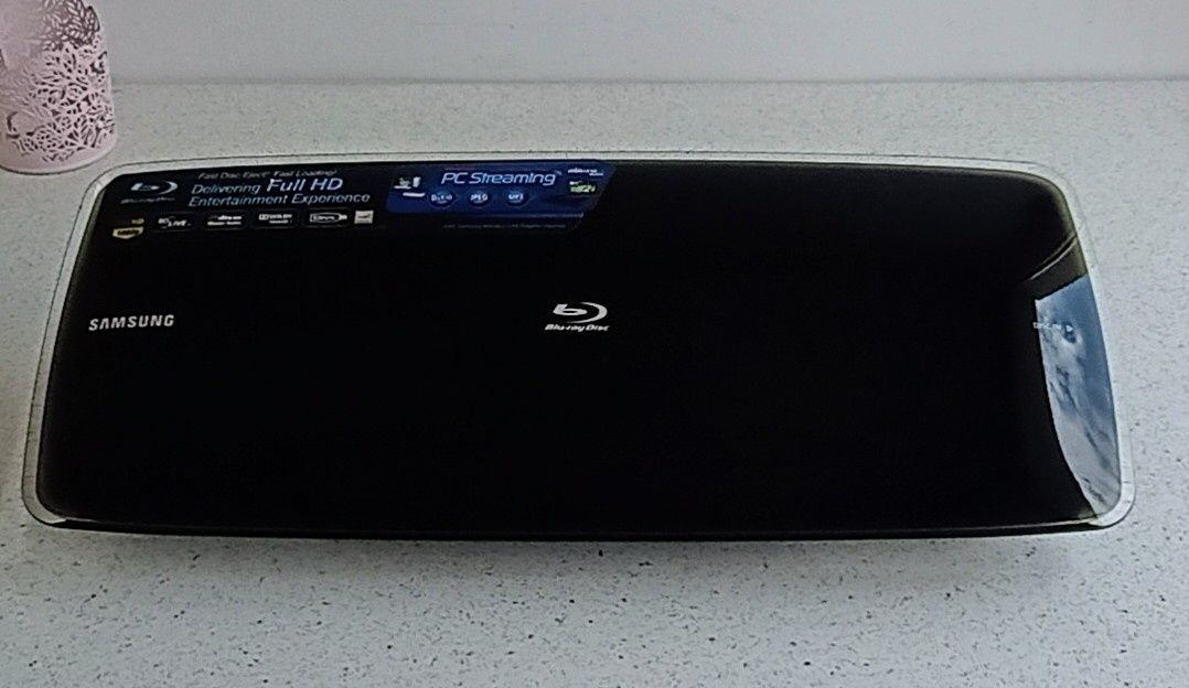 Vând Samsung BD-P4600- BlueRay disc player