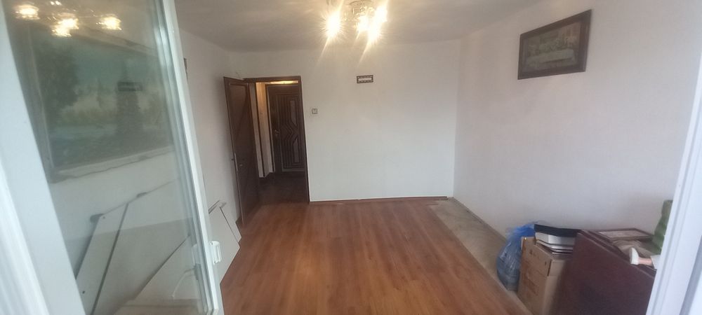 Apartament decomandat 3 camere zona Vest