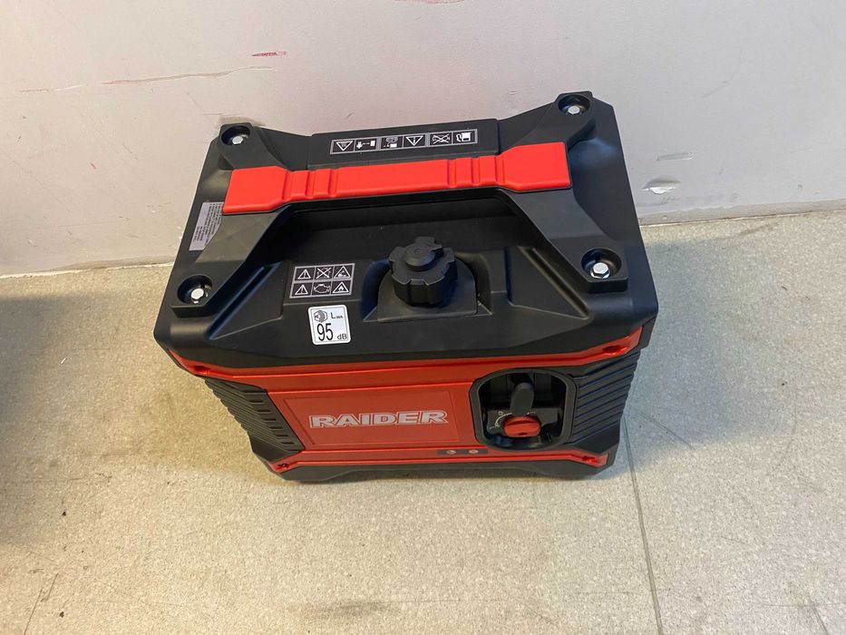 090105 Генератор за ток бензинов 2.5kW инверторен RD-GG10