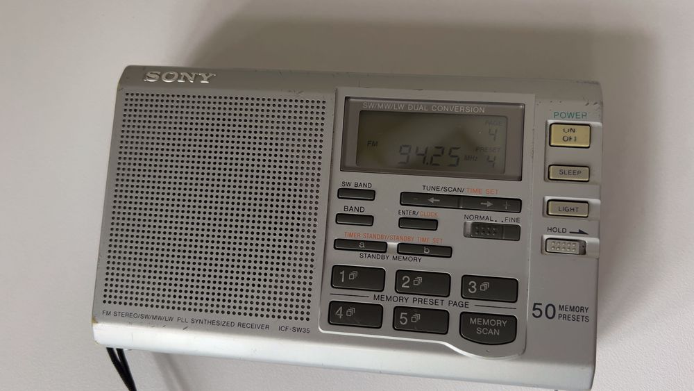 Vintage Radio Sony ICF-SW35 1999 Tokyo.