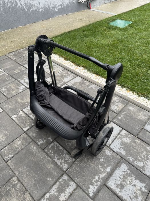 Carut bebe Chicco + landou + al doilea sezut carut, aproape noi