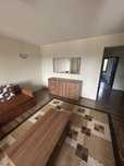 Apartament cu 2 camere, bucatarie decomandata, parcare in curte