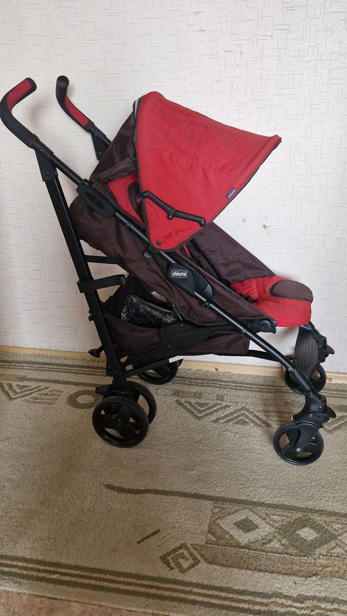 Chicco: Прогулочная коляска Lite Way Top Red Wave