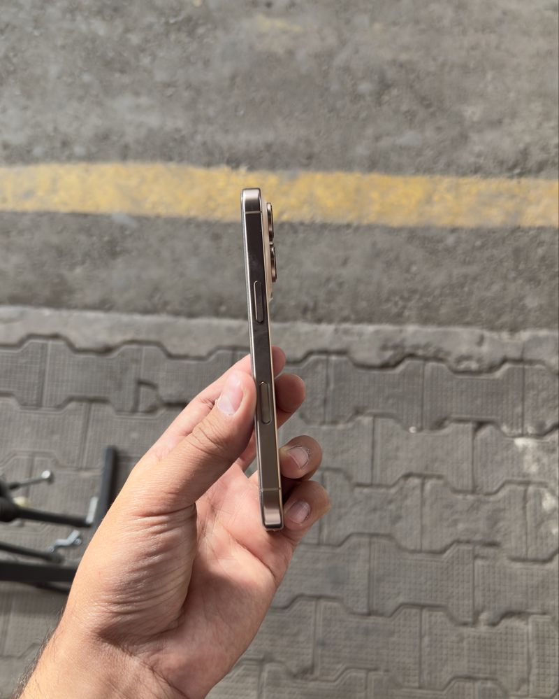 iPhone 16 pro 256 e sim obmen 16 pro max faqat oq rangiga idealiga
