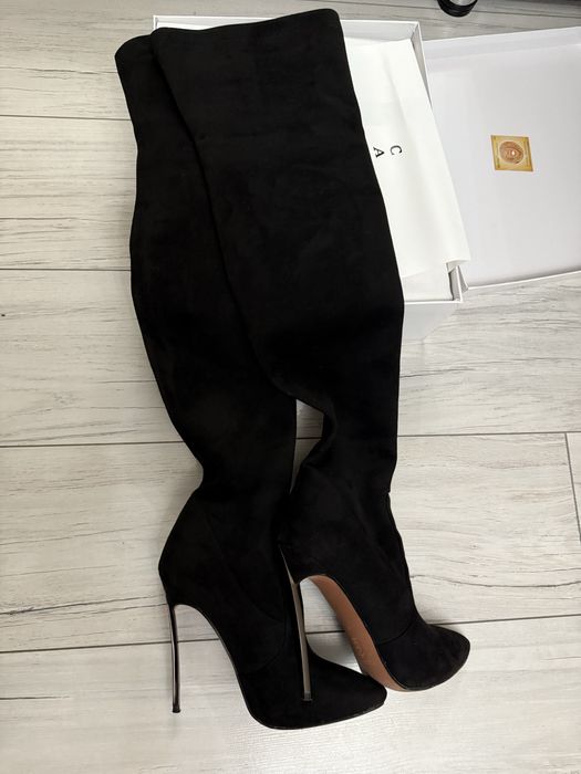 Продам шикарные батфорды Casadei новые