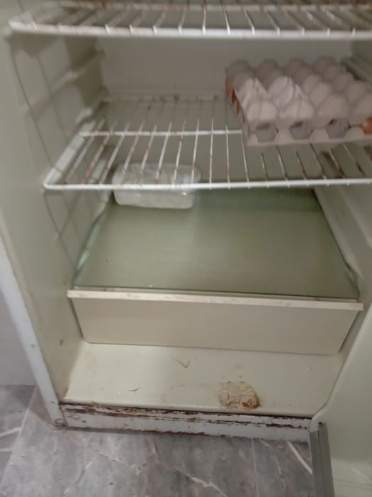 Frigider Arctic cu congelator