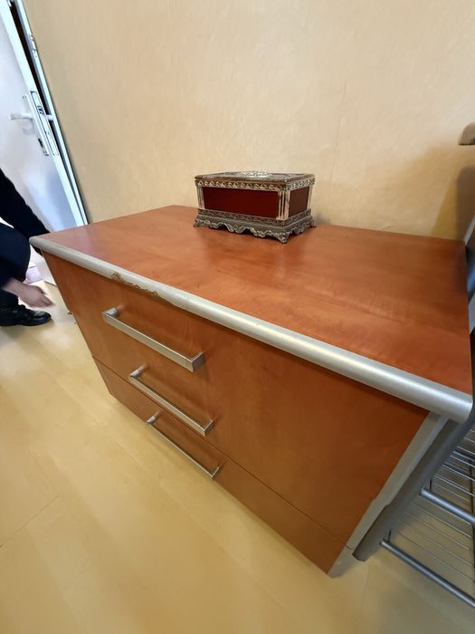 Vând mobilă dormitor