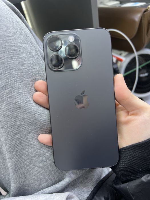 Айфон 15 про макс б/у