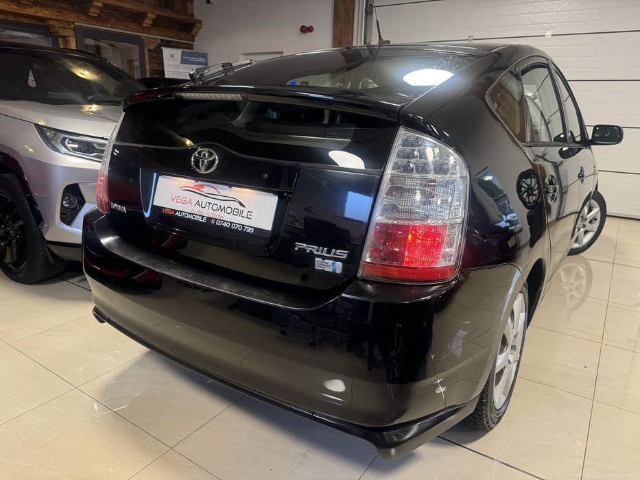Toyota Prius 1,8 Hibrid Inmatriculata, Consum 4,5%, KM 299900km,