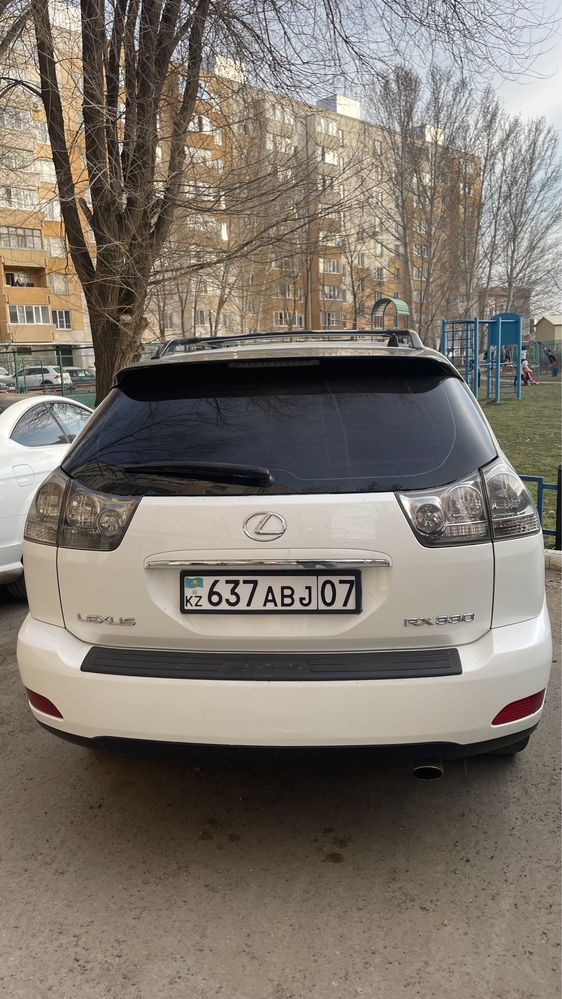 Продам машину Lexus RX330