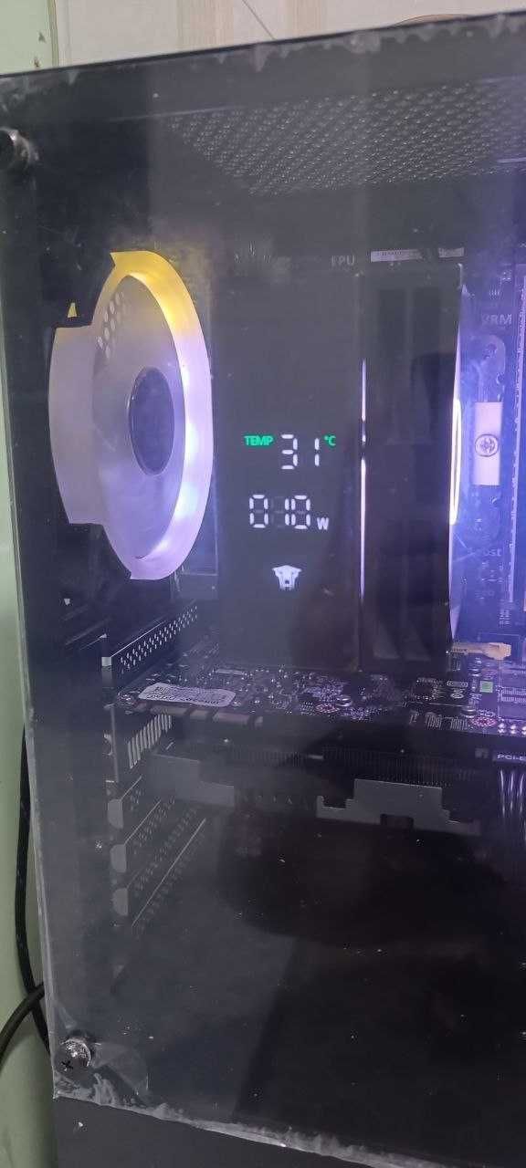 Отличная сборка на Core i7 4790 под апгрейд. Игровой.