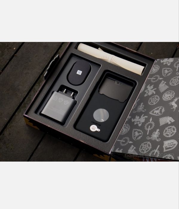 Realme 15 Pro 5G Игра на Тронове/Лимитирано издание