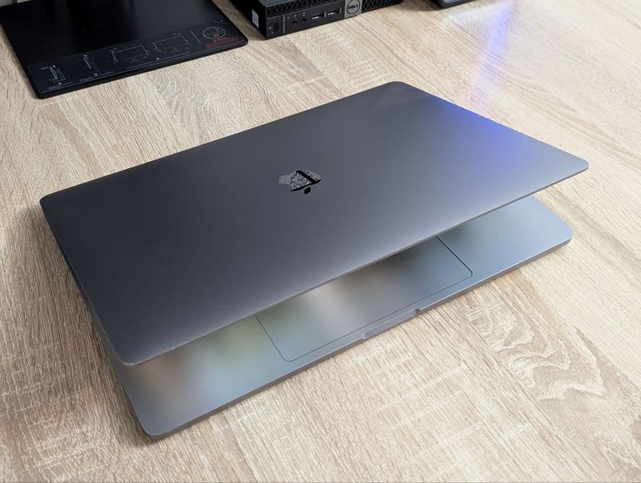 Apple Macbook Pro 15' Touchbar i9 9th 32GB/1TB