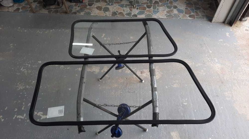 Nissan Patrol Y60 задни стъкла с уплътнения