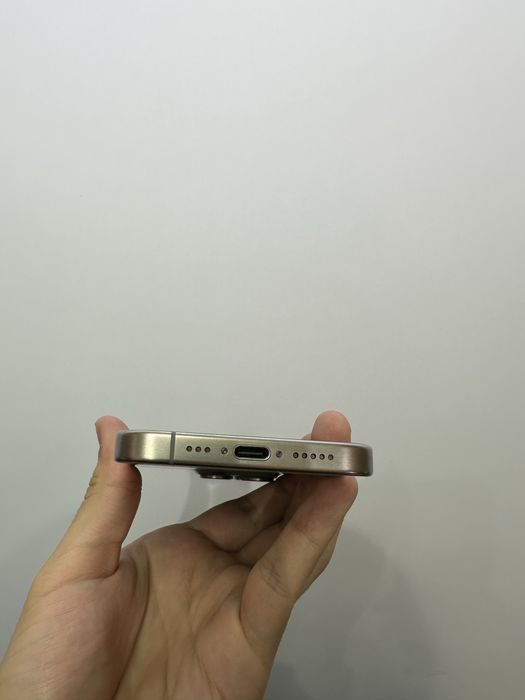 iphone 15 pro natural 128 gb 85 % korobka bor