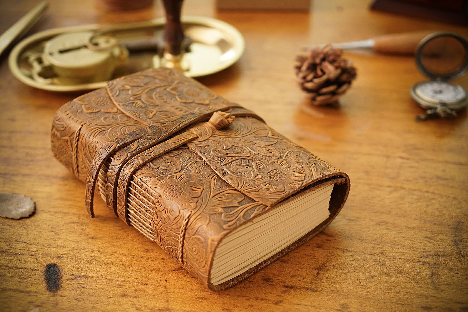 Ръчно изработен дневник, тефтер, бележник, тетрадка от естествена кожа