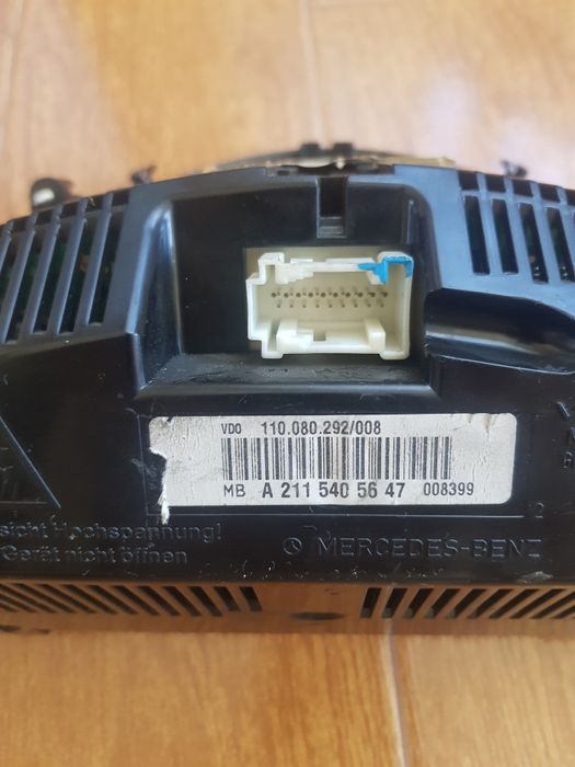 Vând ceas de bord mercedes benz w211