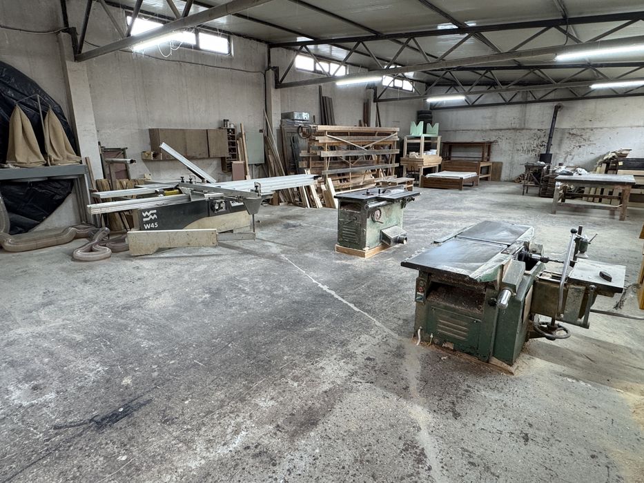 Inchiriez hala de productie/ atelier de tamplarie/cladire de inchiriat
