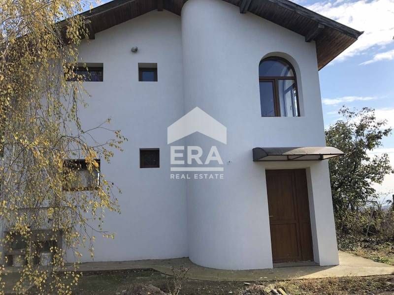 Ексклузивно от ЕРА Лайф! Двуетажна къща с морска панорама под наем, Ви