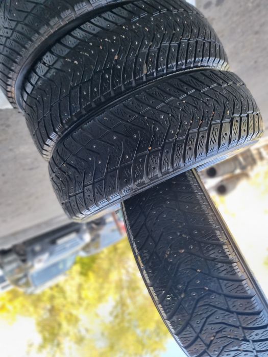 Комплект зимних шин 205/60/16