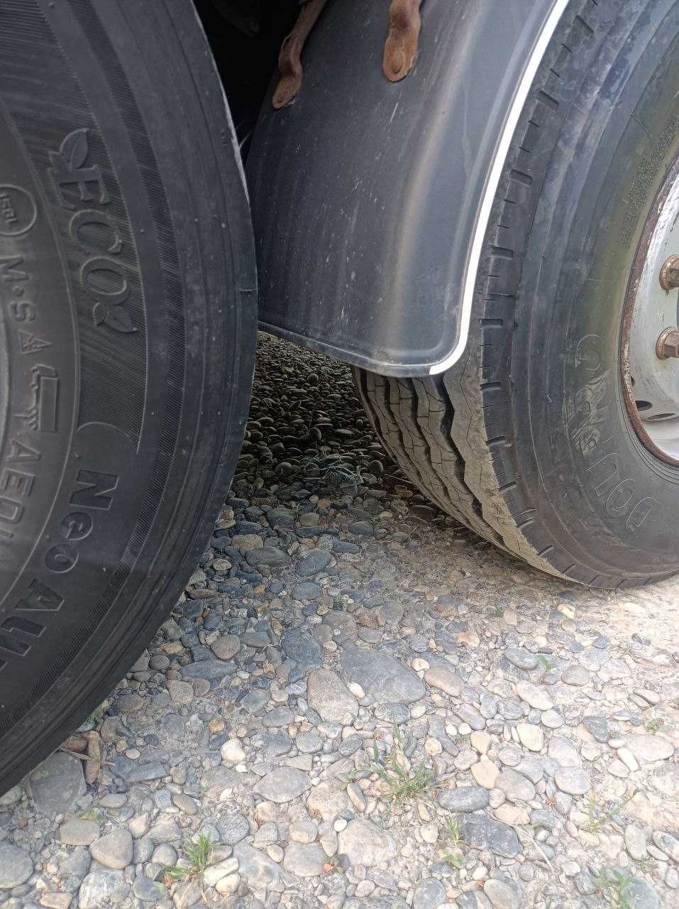 Volvo тягач 2002 присеп 2012 Euro Litsenziyasi bor