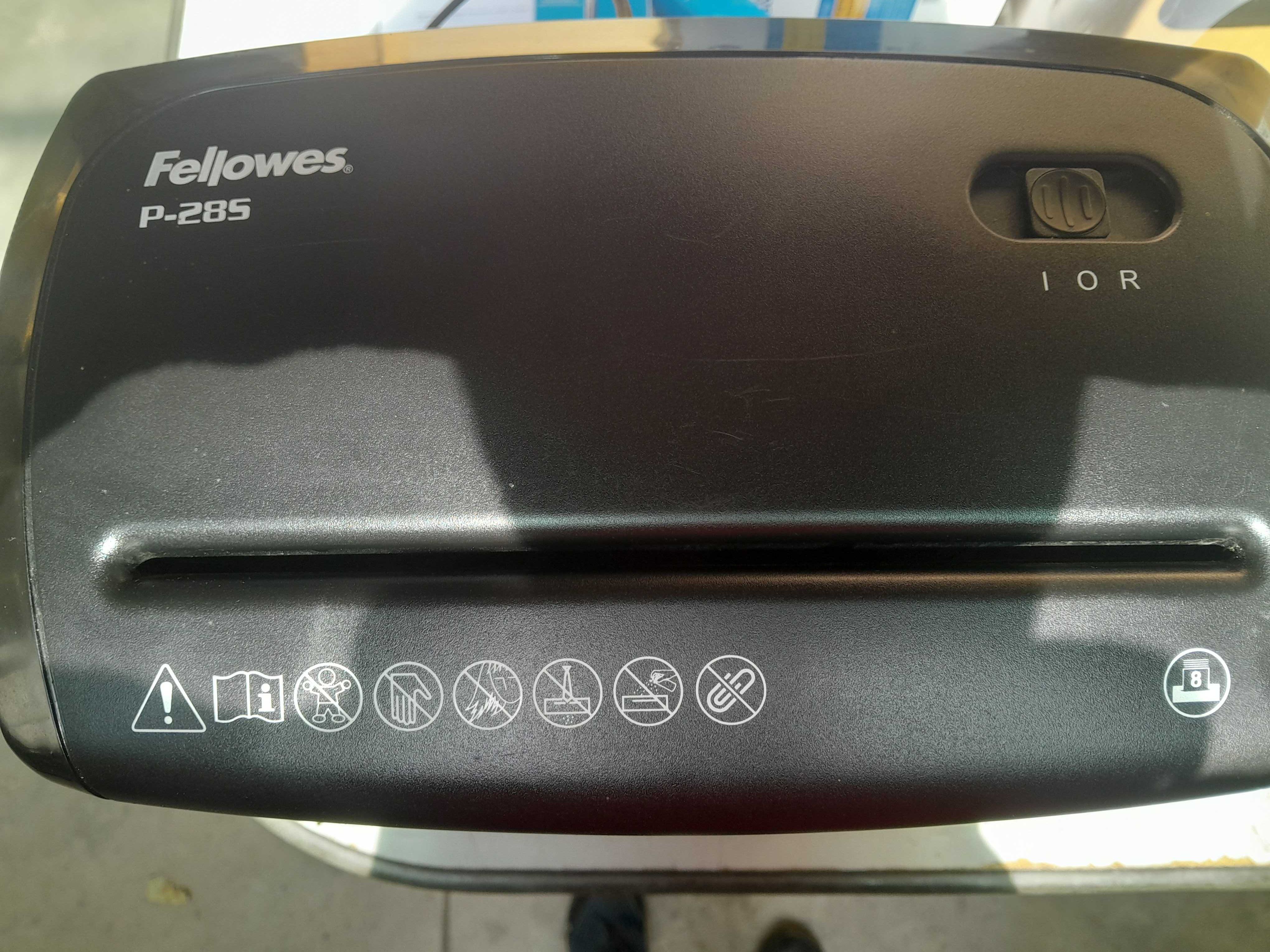 Продавам Шредер  FELLOWES P-28S