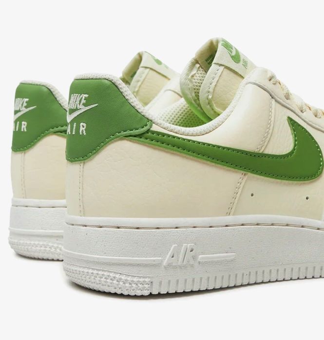 Дамски снейкъри Nike Air Force 07