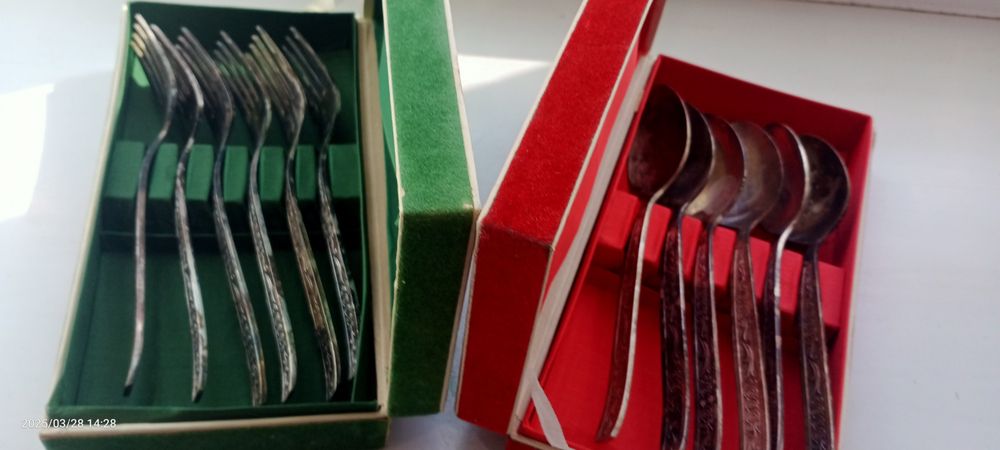 Продам, мельхиоровые столовые приборы.