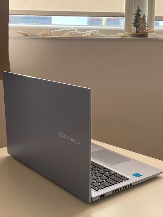 Продавам лаптоп ASUS VIvobook