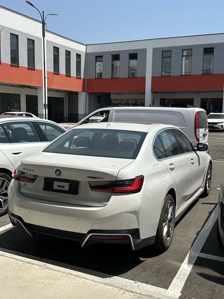 BMW i3 eDrive 35L Full Sotuvda tayyor chegirma narxlarda