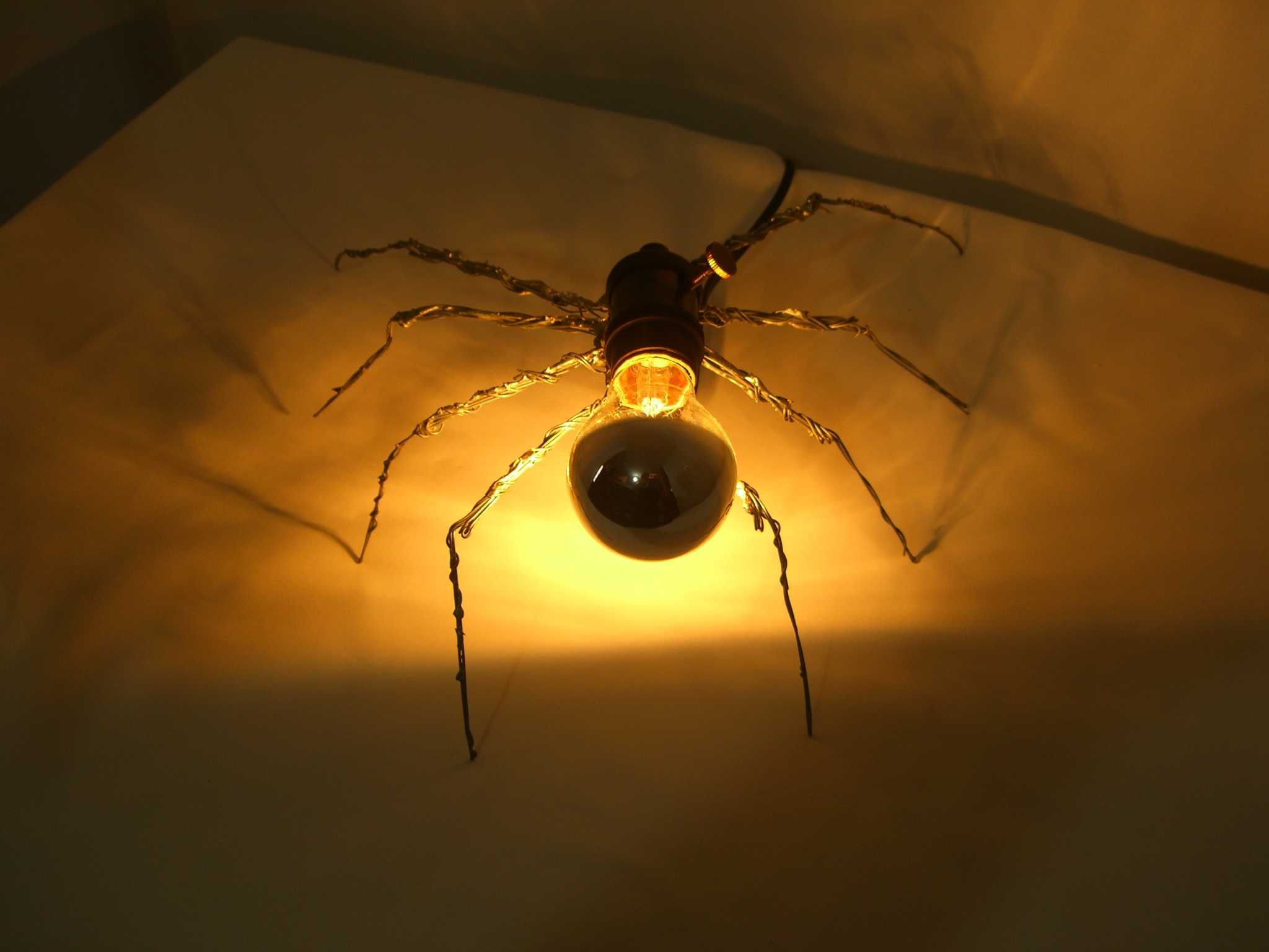 Veioza sculpturală Art Deco Postmodern Brutalist, păianjen, unic