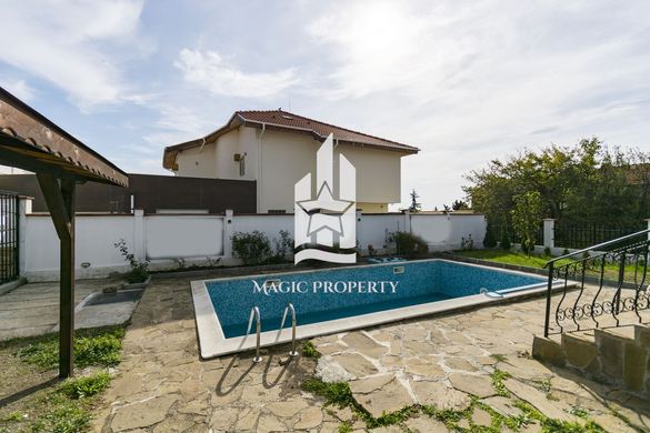 Къща в Бургас, област-с.Лъка площ 225 цена 170000