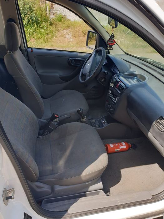 Vând Opel combo 2004