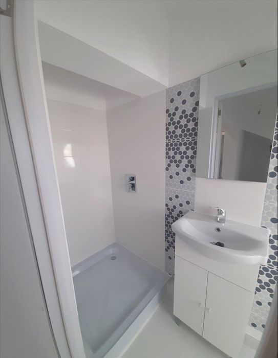 Apartament 3 cam Nou, centrala, 2 bai. Parcare. Proprietar. Pallady-Tr