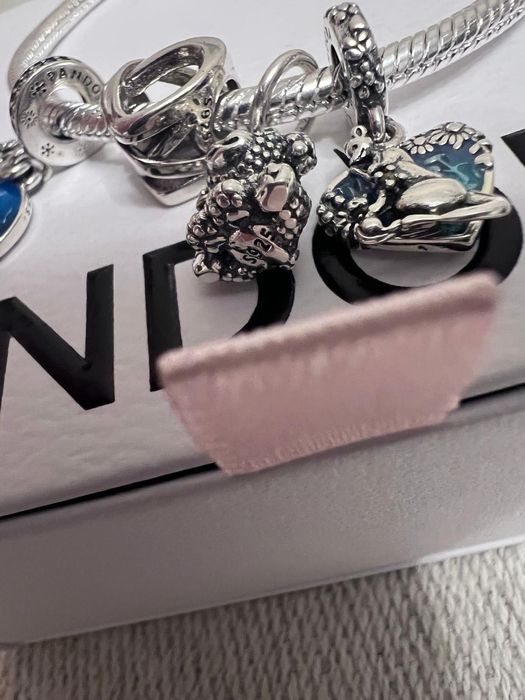 vand bratara Pandora multiple talismane