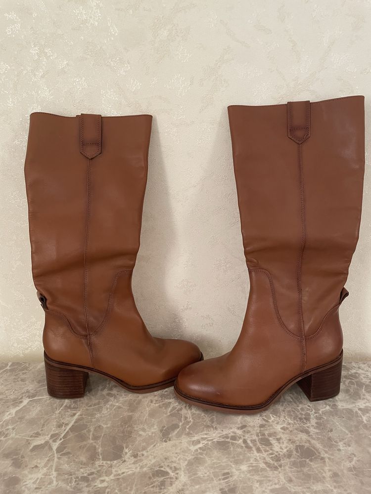 Кожаные сапоги zara