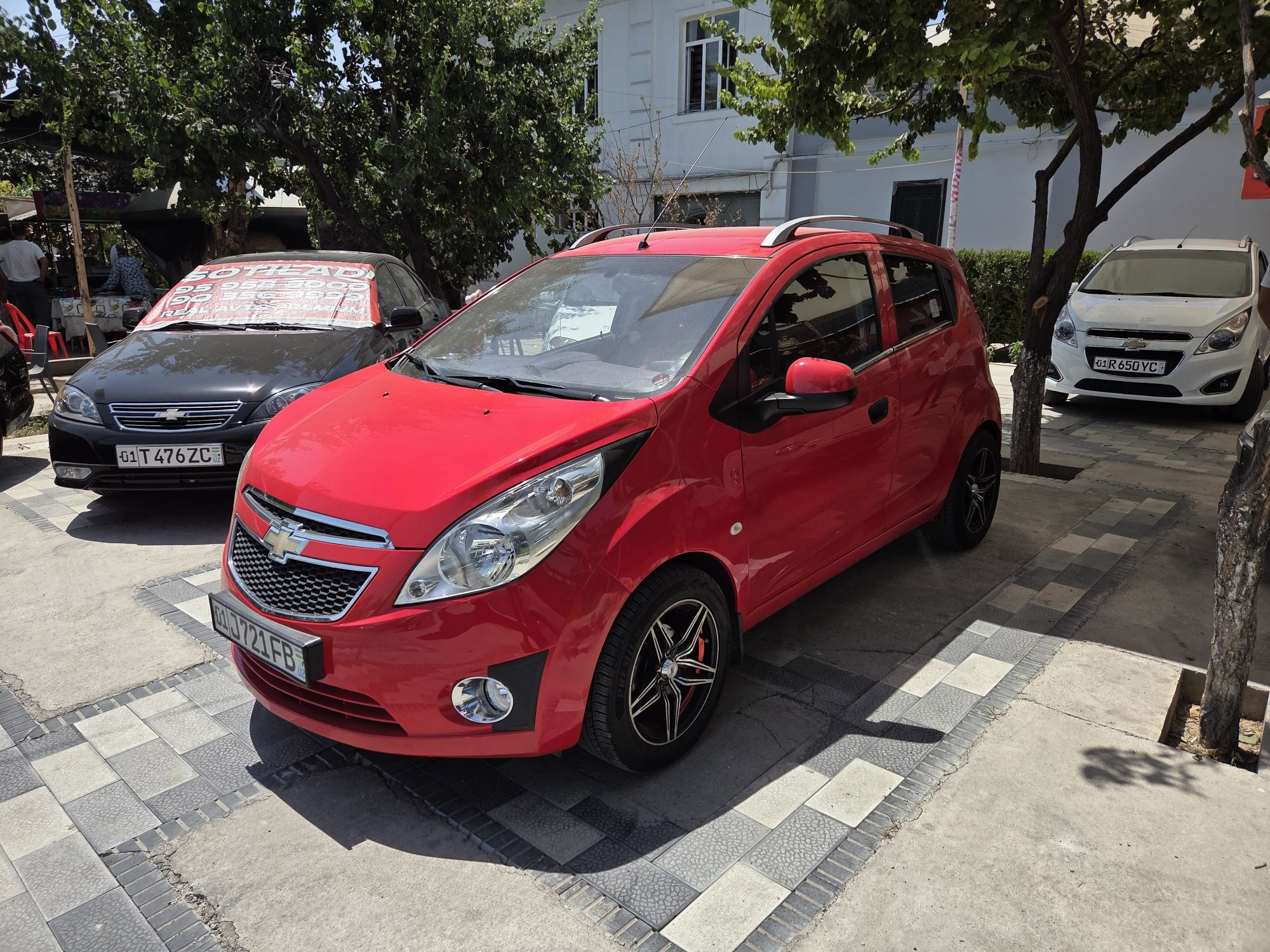 Spark Avtomat 2014-yil 88.000km Variantga beriladi.