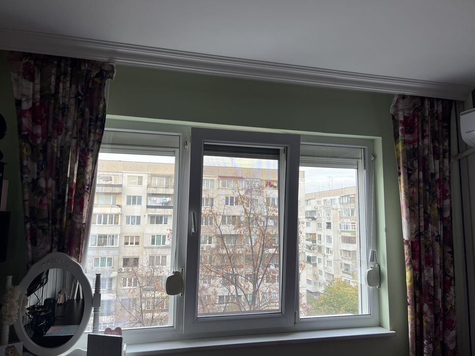 Кадифени пердета с цветя