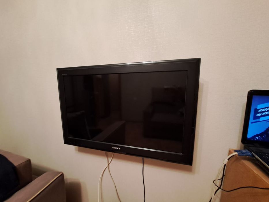Телевизор "Sony" 81 размер