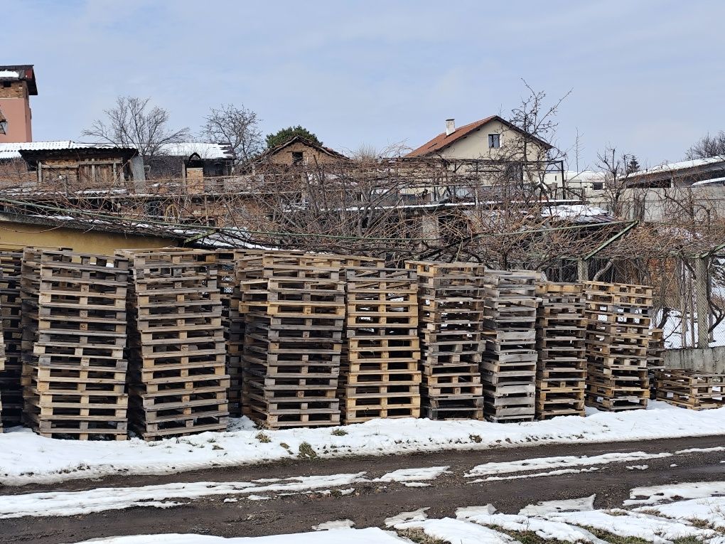 Продавам различен вид палети