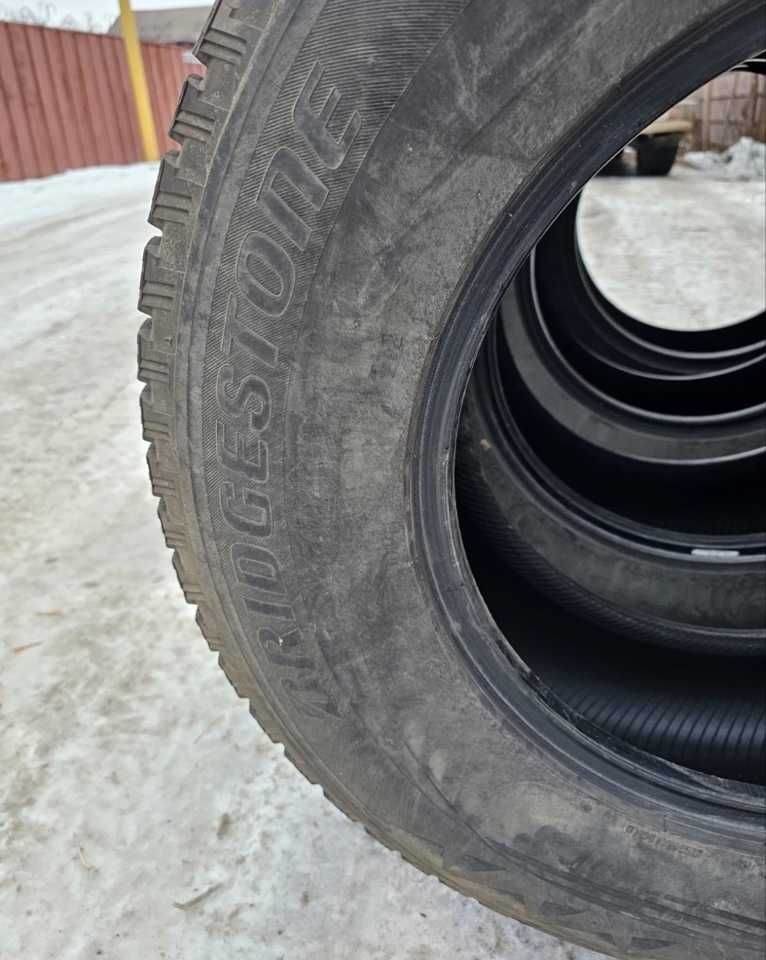 Продам Резина зимняя, шипованная