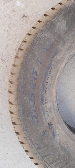 Покрышка зимный почти новый