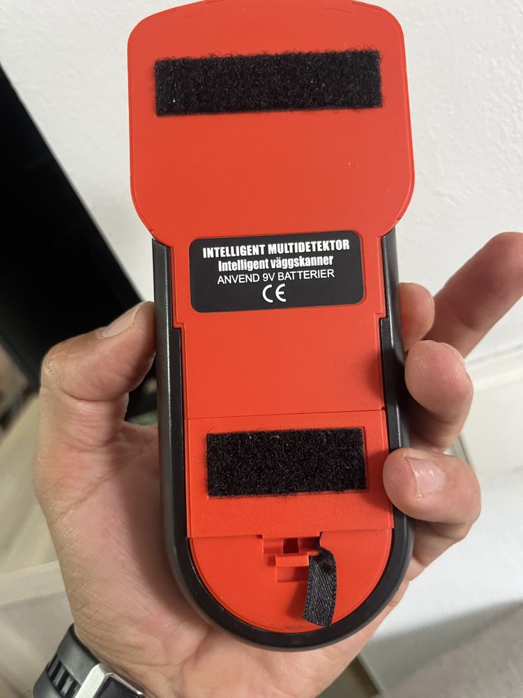 Detector metale perete Mitsumoto