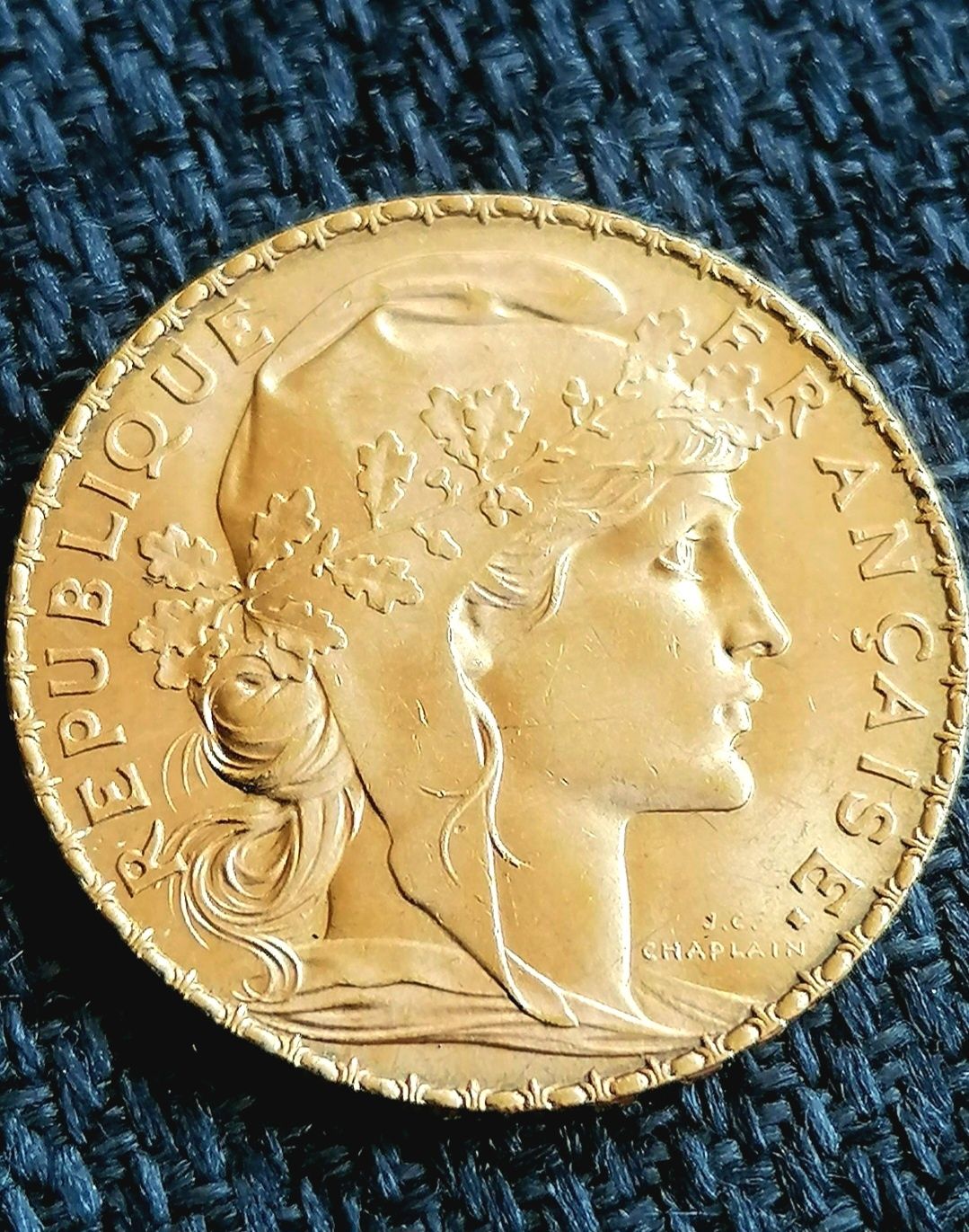 Vând monedă istorică de aur Franța 20 franci (Marianne)