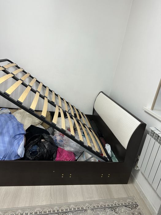 Продам срочно двухспальную кровать