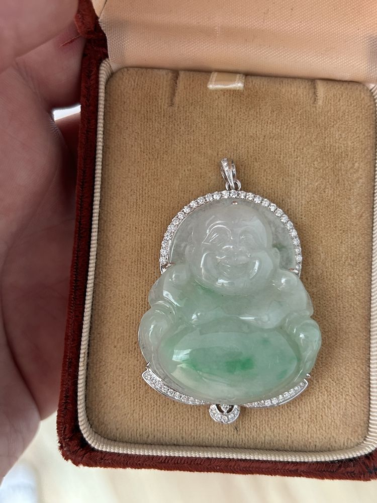 Pandantiv buddha din jad aur si anturaj de diamante
